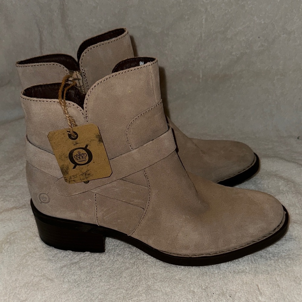 Born Suede Women's Tan Ankle Boots size 9